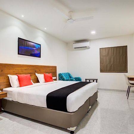 Arunaa Inn Airport Hotel,شيناي المظهر الخارجي الصورة