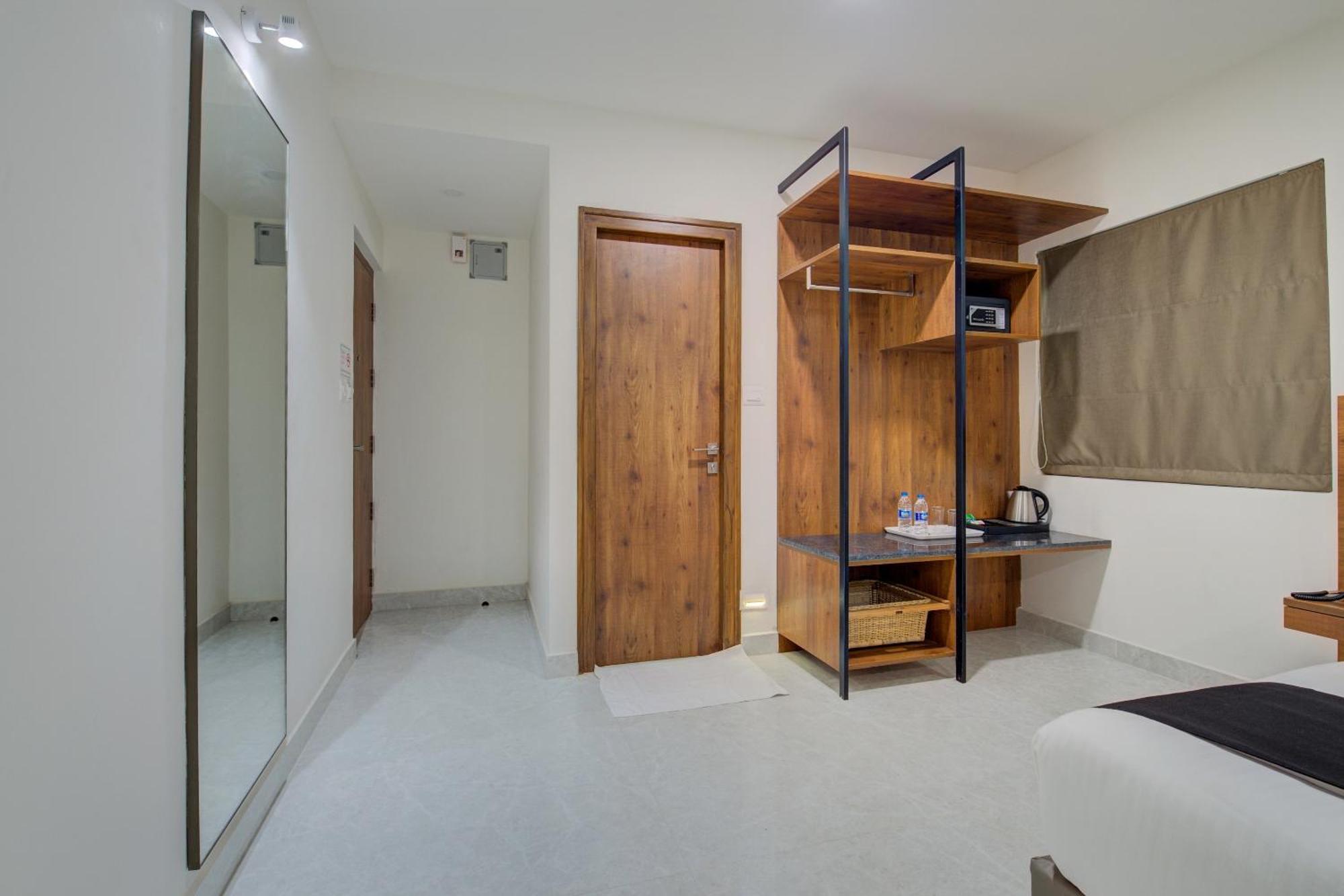 Arunaa Inn Airport Hotel,شيناي المظهر الخارجي الصورة