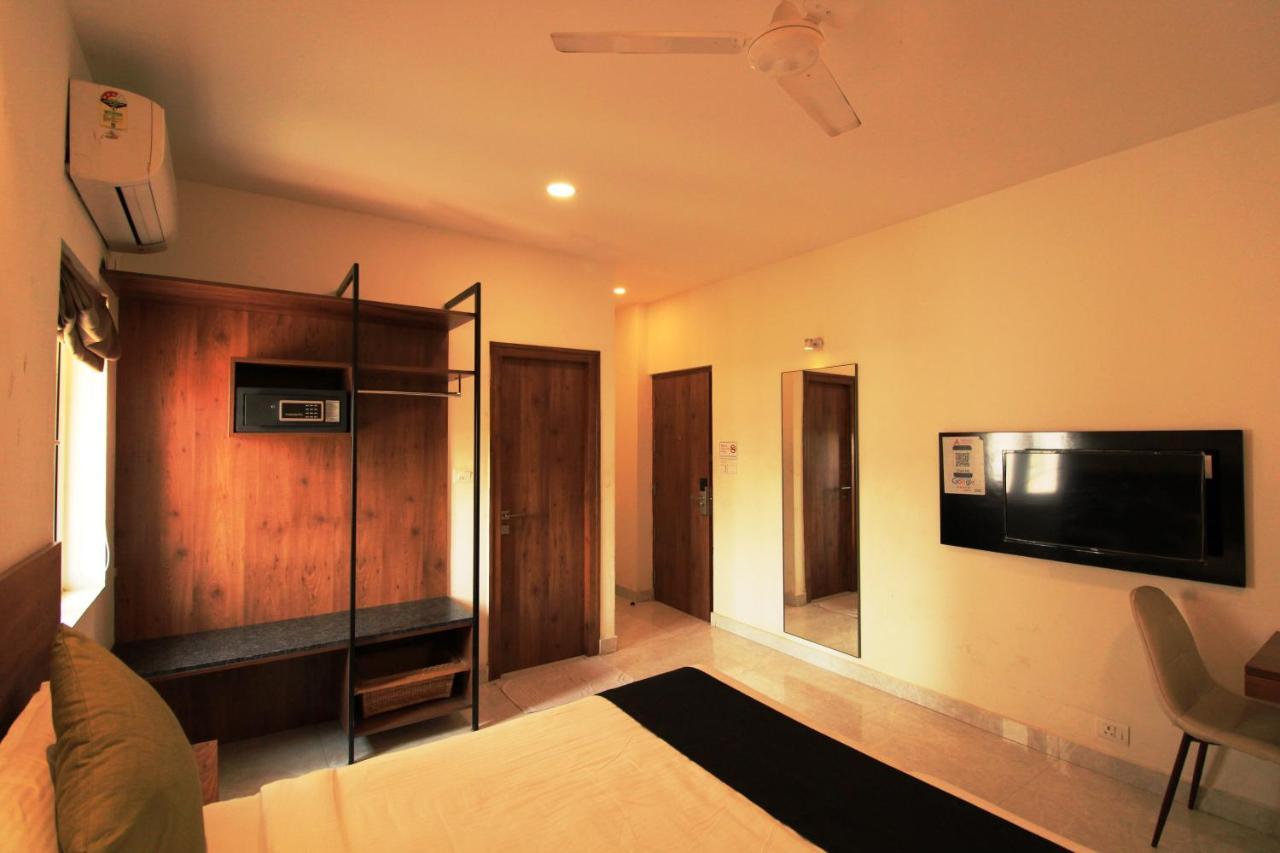 Arunaa Inn Airport Hotel,شيناي المظهر الخارجي الصورة