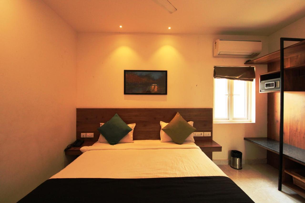 Arunaa Inn Airport Hotel,شيناي المظهر الخارجي الصورة