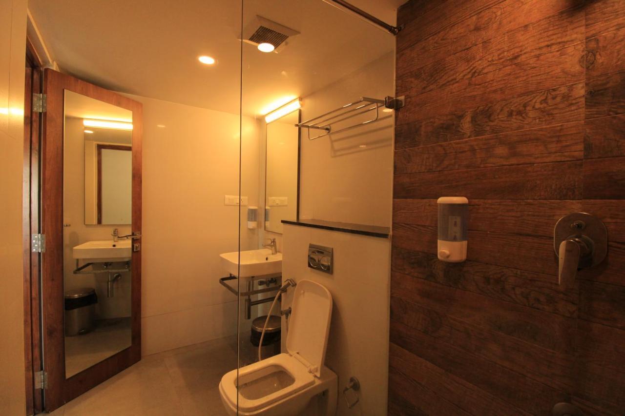 Arunaa Inn Airport Hotel,شيناي المظهر الخارجي الصورة