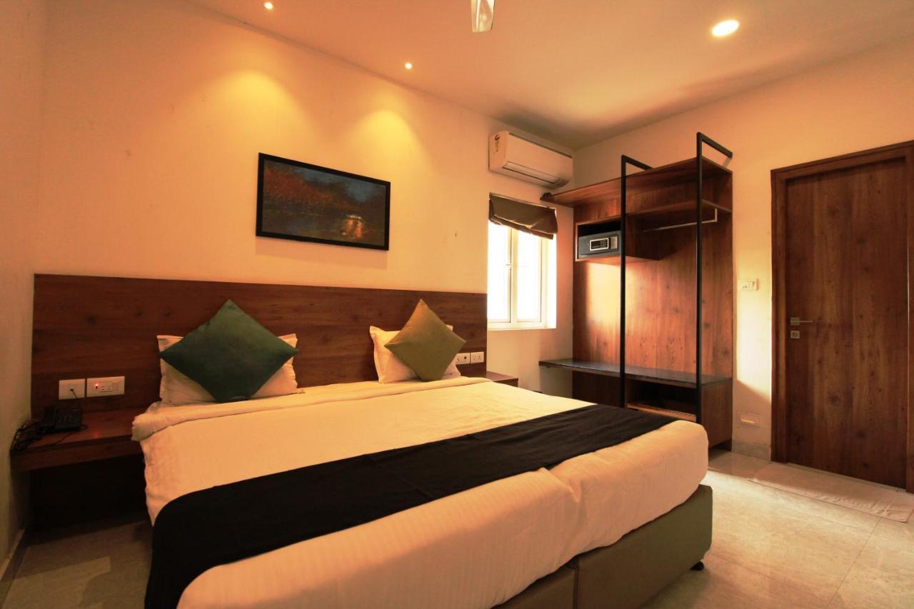 Arunaa Inn Airport Hotel,شيناي المظهر الخارجي الصورة
