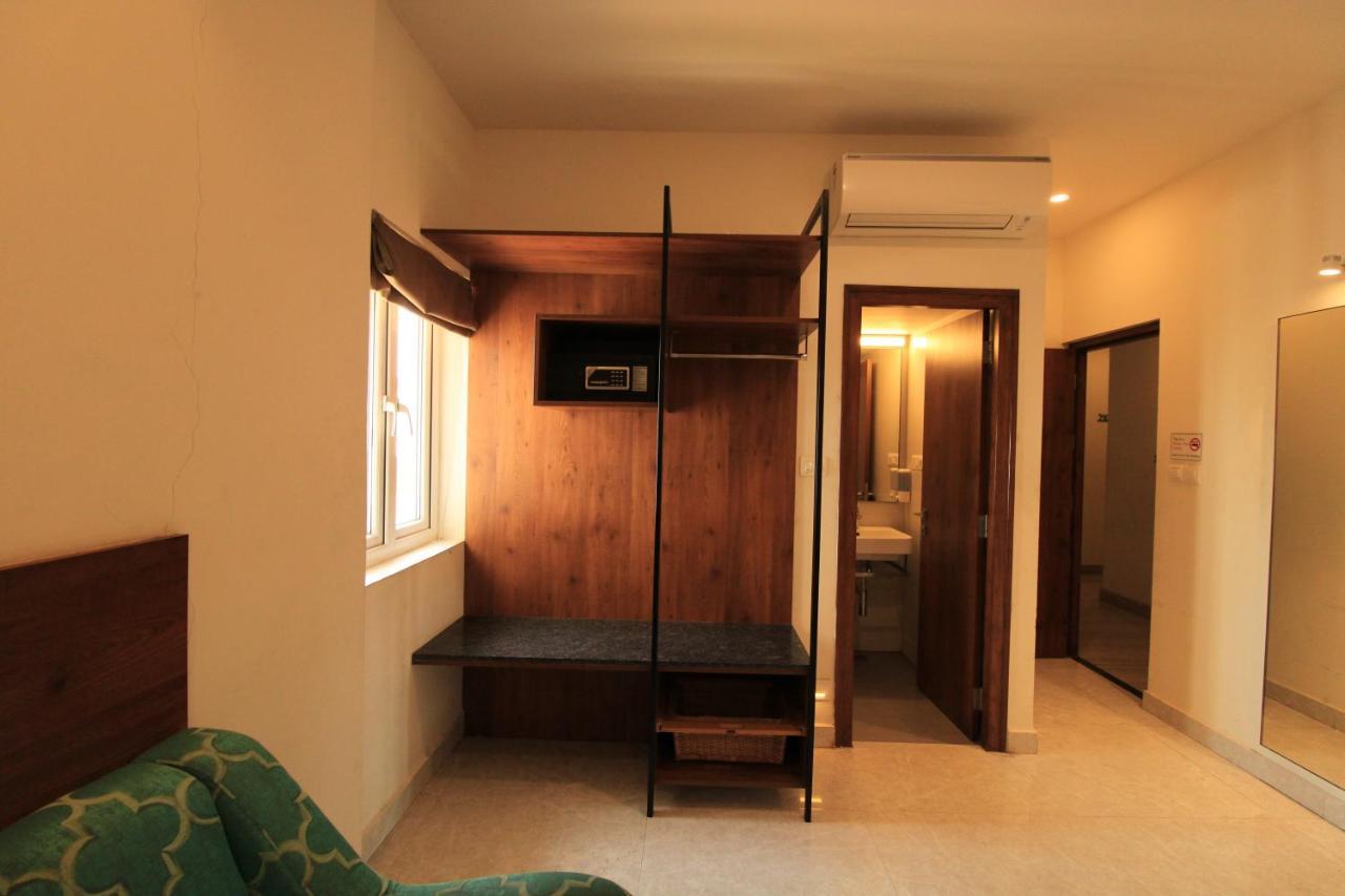 Arunaa Inn Airport Hotel,شيناي المظهر الخارجي الصورة